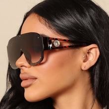 Load image into Gallery viewer, 2023  Designer Oversized Frame Gradient Vintage Sunglasses Large Frame Sunglasses UV400 Occhiali Da Sole