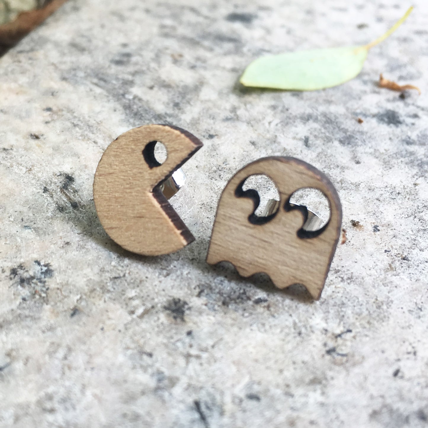 Cute Game Style Laser Engraved Pac-Man Earrings 80s Namco Stud Geeky Wooden Earring X 1 Pair