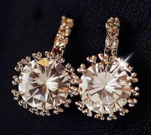 OMH wholesale Europe and America classics Fashion Girl Exquisite Effulge Zircon Dangle Earrings EH292