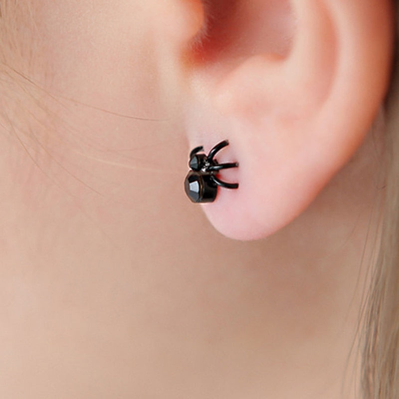 Black spider Earrings 1pair Fashion Jewelry Ear cuff Earrings 3D Animal Stud Earrings Halloween European Vintage