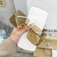 Carica l&#39;immagine nel visualizzatore di Gallery, 2023 New Lady Oversize Half Frame Metal Square Sunglasses Women Luxury Eyewear oculos de sol feminino Sun Glasses UV400
