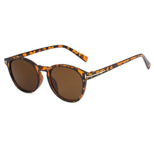 Carica l&#39;immagine nel visualizzatore di Gallery, 2024 Classic Retro Small Round Sunglasses Small Box Sunglasses Men and Women Trend Wild Sunglasses