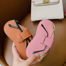 Carica l&#39;immagine nel visualizzatore di Gallery, 2024 Glasses Case Women Leather Soft Glasses Bag Portable Sunglasses Box Bag Accessories Eyeglasses Case Sunglasses Box