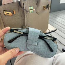 Carica l&#39;immagine nel visualizzatore di Gallery, 2024 Glasses Case Women Leather Soft Glasses Bag Portable Sunglasses Box Bag Accessories Eyeglasses Case Sunglasses Box