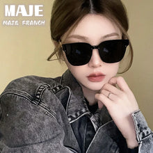 Load image into Gallery viewer, Advanced sunglasses for women with large frame and small polarized light, UV resistant driving sunglasses