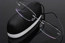 Load image into Gallery viewer, Bestseller lightest flexible rimless non-screw 6g pure titanium eyeglasses frame brand optical spectacle glasses