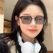 Carica l&#39;immagine nel visualizzatore di Gallery, Business Square Large Frame Photochromic Near Sight Glasses Trendy Metal Double Beam Myopia Glasses  Anti Blue Light Glasses