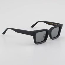 Carica l&#39;immagine nel visualizzatore di Gallery, Evove Light Clear Sunglasses Men Women Polarized Sun Glasses for Male Unisex Square Pink Yellow Blue Lens Acetate