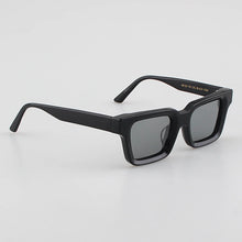 Carica l&#39;immagine nel visualizzatore di Gallery, Evove Light Clear Sunglasses Men Women Polarized Sun Glasses for Male Unisex Square Pink Yellow Blue Lens Acetate
