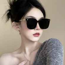 Load image into Gallery viewer, Classic Vintage Sunglasses Men Women Square Sun Glasses Anti-glare Goggle Travel Fishing Cycling Glasses UV400 Eyewear