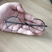 Carica l&#39;immagine nel visualizzatore di Gallery, Design Titanium Alloy Glasses Frame Men Women Retro Small Round Circle Eyeglasses Ultralight Spectacles Eyewear TBX910
