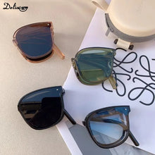 Load image into Gallery viewer, Folding Sunglasses Portable Ultra Light Sun Protection UV Protection  Sunglasses for Both Men and Women