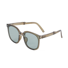 Carica l&#39;immagine nel visualizzatore di Gallery, Folding sunglasses for women UV protection   polarized sunglasses fashionable portable Sunglasses sunglasses for men