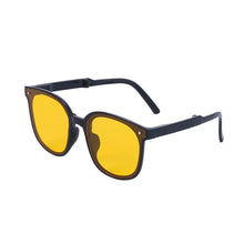 Carica l&#39;immagine nel visualizzatore di Gallery, Folding sunglasses for women UV protection   polarized sunglasses fashionable portable Sunglasses sunglasses for men