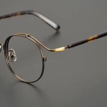 Carica l&#39;immagine nel visualizzatore di Gallery, Handmade Eyeglasses Retro Round Gold Wire Pure Titanium Alloy Glasses Frame Men Eyewear Ultra Light Myopia Japanese Designer