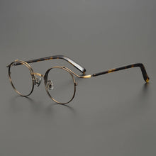 Carica l&#39;immagine nel visualizzatore di Gallery, Handmade Eyeglasses Retro Round Gold Wire Pure Titanium Alloy Glasses Frame Men Eyewear Ultra Light Myopia Japanese Designer