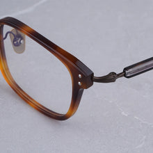 Load image into Gallery viewer, Japanese Carved Glasses Frame Acetate Titanium Frame Retro Glasses Frame Men and Women Myopia Pure Titanium Eyeglasses Frames