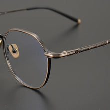 Carica l&#39;immagine nel visualizzatore di Gallery, Japanese Original Material Pure Titanium Eyeglasses Frames with Floral Patterns Classical Retro Men Light Luxury Sunglasses