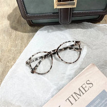 Load image into Gallery viewer, Korean Literary Anti-blue Glasses Frame Women Fashion Glasses Men Contrasting Cute Decorative Glasses