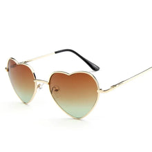 Carica l&#39;immagine nel visualizzatore di Gallery, Love Heart Shaped Sunglasses Women Luxury Cat Eye Sun Glasses Ladies Sexy Sweet Designer Candy Mirror Lens Eyewear UV400