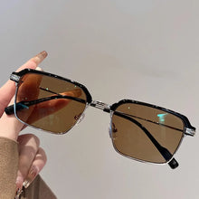 Carica l&#39;immagine nel visualizzatore di Gallery, Metal Frame Photochromic Myopia Glasses Anti-blue Light Color Changing Sunglasses Prescription Eyeglasses Minus Diopters