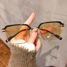 Carica l&#39;immagine nel visualizzatore di Gallery, Metal Frame Photochromic Myopia Glasses Anti-blue Light Color Changing Sunglasses Prescription Eyeglasses Minus Diopters