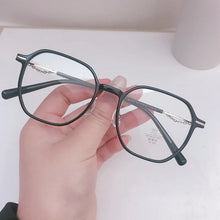 Carica l&#39;immagine nel visualizzatore di Gallery, M3715 TR Montatura per occhiali Versione coreana con catena Montatura per occhiali miopia a specchio piatto con decorazione semplice da ragazza