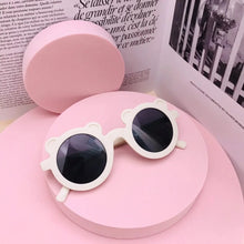 Carica l&#39;immagine nel visualizzatore di Gallery, New Cartoon Lovely Kids Sunglasses Bear Shape Frame Girls Children Sun Glasses Round Street Beat Baby Boy Eyeglasses Cute Shades