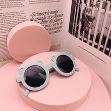 Carica l&#39;immagine nel visualizzatore di Gallery, New Cartoon Lovely Kids Sunglasses Bear Shape Frame Girls Children Sun Glasses Round Street Beat Baby Boy Eyeglasses Cute Shades