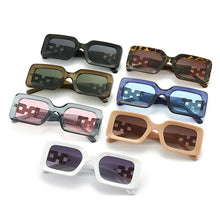 Carica l&#39;immagine nel visualizzatore di Gallery, New Ladies Square Sunglasses Luxury Brand Metal Chain Trendy Women&#39;s Classic Sunglasses Travel Decorative Glasses Men