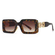 Carica l&#39;immagine nel visualizzatore di Gallery, New Ladies Square Sunglasses Luxury Brand Metal Chain Trendy Women&#39;s Classic Sunglasses Travel Decorative Glasses Men