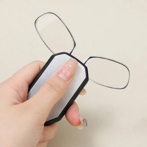 Nose Clip-on Reading Glasses Folding Legless Ultralight Keychain Glasses Men Women Mini Portable Presbyopic Glasses +1.0 To +3.0