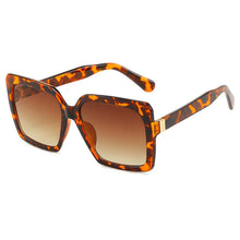 Load image into Gallery viewer, Oversized Shades Sunglasses Women Black Square Sun Glasses Male Vintage Retro Glasses Female Women Lentes De Sol Hombre
