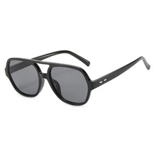 Carica l&#39;immagine nel visualizzatore di Gallery, Oversized Yellow Pilot Sunglasses Women Unisex Retro Rivet Sun Glasses UV400 Outdoor Zonnebril Dames