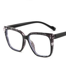 Load image into Gallery viewer, R57121 Retro Splicing Color Reading Glasses Dioptric +50 +100 +300 Lady Large Size Tr90 Optical Presbyopic Eyewear