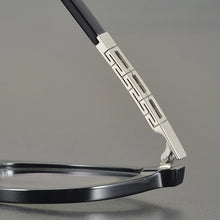 Carica l&#39;immagine nel visualizzatore di Gallery, Round Pure Titanium Top Quality Eyeglasses Frames Luxury Vintage Myopia Sunglasses Retro Men Handmade Prescription Eyewear