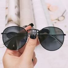 Carica l&#39;immagine nel visualizzatore di Gallery, Round Sunglasses Women High Quality Sun Glasses for Men Luxury Brand Retro Eyewear Female Punk Gafas De Sol Mujer UV400