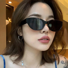 Carica l&#39;immagine nel visualizzatore di Gallery, Women Cat Eye Sunglasses Luxury Brand Travel Small Rectangle Sun Glasses Men Women Retro Oculos Lunette De Soleil Femme