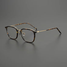 Carica l&#39;immagine nel visualizzatore di Gallery, Gatenac Quality Pure Titanium Glasses Frame Men Square Ultra Light Eyeglasses Frame Women Fashion Luxury Brand Designer Eyewear