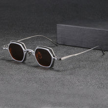 Load image into Gallery viewer, Vintage 2 In 1 Magnet Clip Pure Titanium Eyeglasses Frame Men Polarized Small Glasses Frame Women Luxury Brand Designer Eyewear