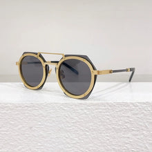 Carica l&#39;immagine nel visualizzatore di Gallery, Sunglasses For Men and Women Summer Style Anti-Ultraviolet Retro Square Plate Full Frame Brand Glasses Random Box