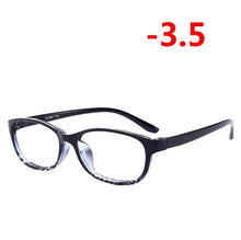 Carica l&#39;immagine nel visualizzatore di Gallery, TR90 Square Finished Myopia Glasses Women Men Short-sight Eye Glasses Red Frame Myopia Eyewear -1.0 -1.5 -2.0 -2.5 -3 -3.5 -4.0