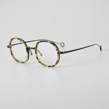 Carica l&#39;immagine nel visualizzatore di Gallery, Titanium+Acetate Eyeglasses Frame Men Round Myopia Prescription Glasses Women Retro Optical Luxury Brand Glasses Frame Eyewear