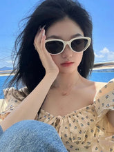 Load image into Gallery viewer, White cat eye sunglasses   ins European and American Spicy Girl Style Photography Advanced