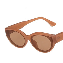 Carica l&#39;immagine nel visualizzatore di Gallery, Women Cat Eye Sunglasses Luxury Brand Travel Small Rectangle Sun Glasses Men Women Retro Oculos Lunette De Soleil Femme
