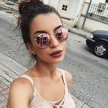 Load image into Gallery viewer, 18 colour Vintage Oval Small Metal Frame Sunglasses Women Brand Designer Sun Glasses Female Eyewear Oculos De Sol uv400