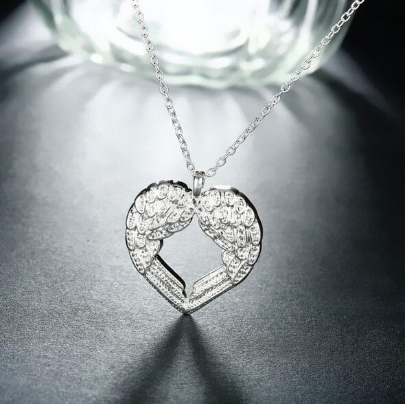 1Pcs 2016 Angel New Wing Fashion Necklace Jewelry Pendant Love Heart Chain Hot Women's