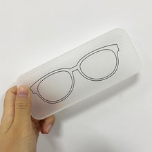 Load image into Gallery viewer, 1pcs Clip On Glasses Box Case Eyewear Accessories Women Men Sunglasses Lens Storage Boxes Case Cover lunettes de soleil homme