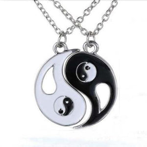 2 Pcs Black White Yin Yang Hollow Pendant Necklace Couple Sister Friend Jewelry