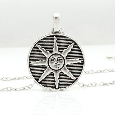 2017 Fashion Dark Souls Solaire Of Astora Sun Pendant Zinc Alloy Male Necklace Dark Souls Sunbros Necklace Sun Necklace